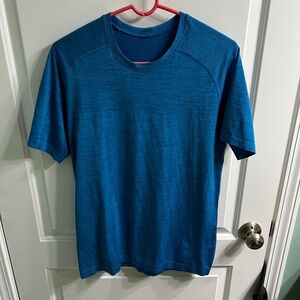 Lululemon metal vent tshirt BLUE